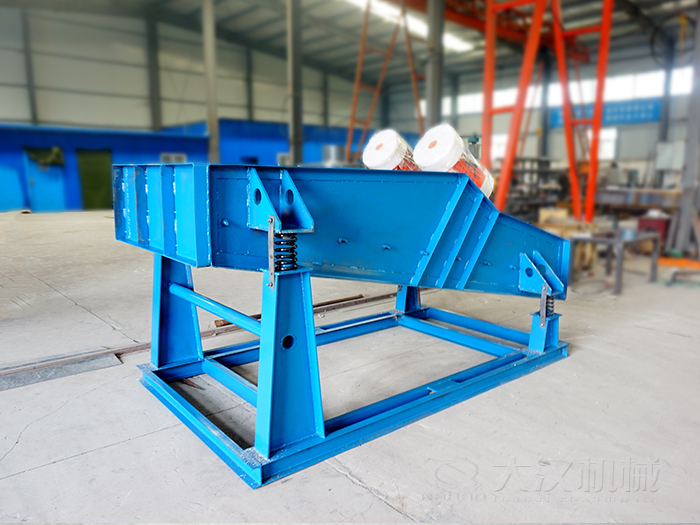 大型振動篩主要是用來篩分煤礦，礦石一些大型的篩分場地中。